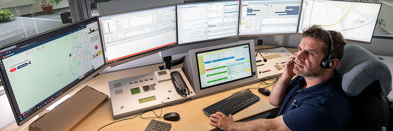 Leitstelle Mitarbeiter in der Integrierten Leitstelle